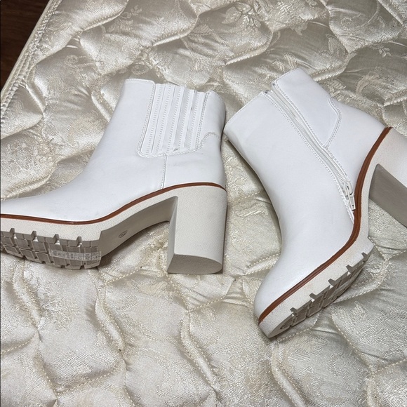 New White Pierre Dumas Ankle Boots - Picture 5 of 6